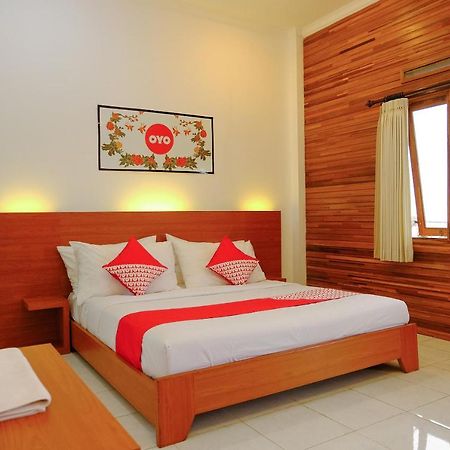 Oyo 446 Hotel Kawi Surapatha Malang Exteriör bild