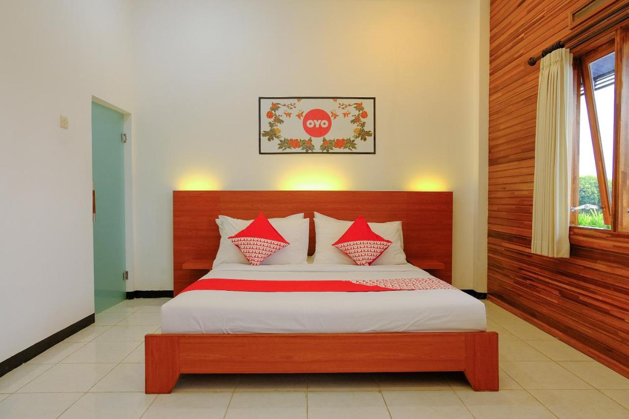 Oyo 446 Hotel Kawi Surapatha Malang Exteriör bild