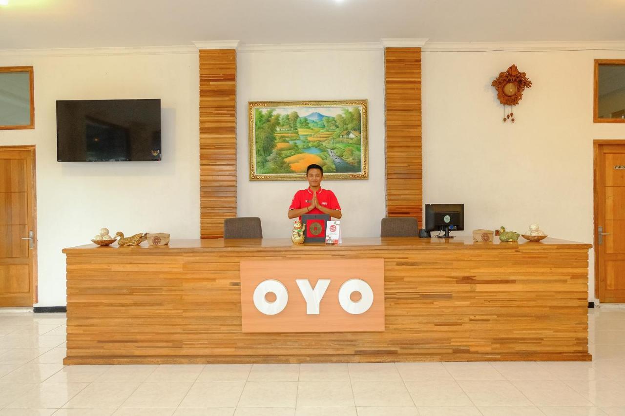 Oyo 446 Hotel Kawi Surapatha Malang Exteriör bild