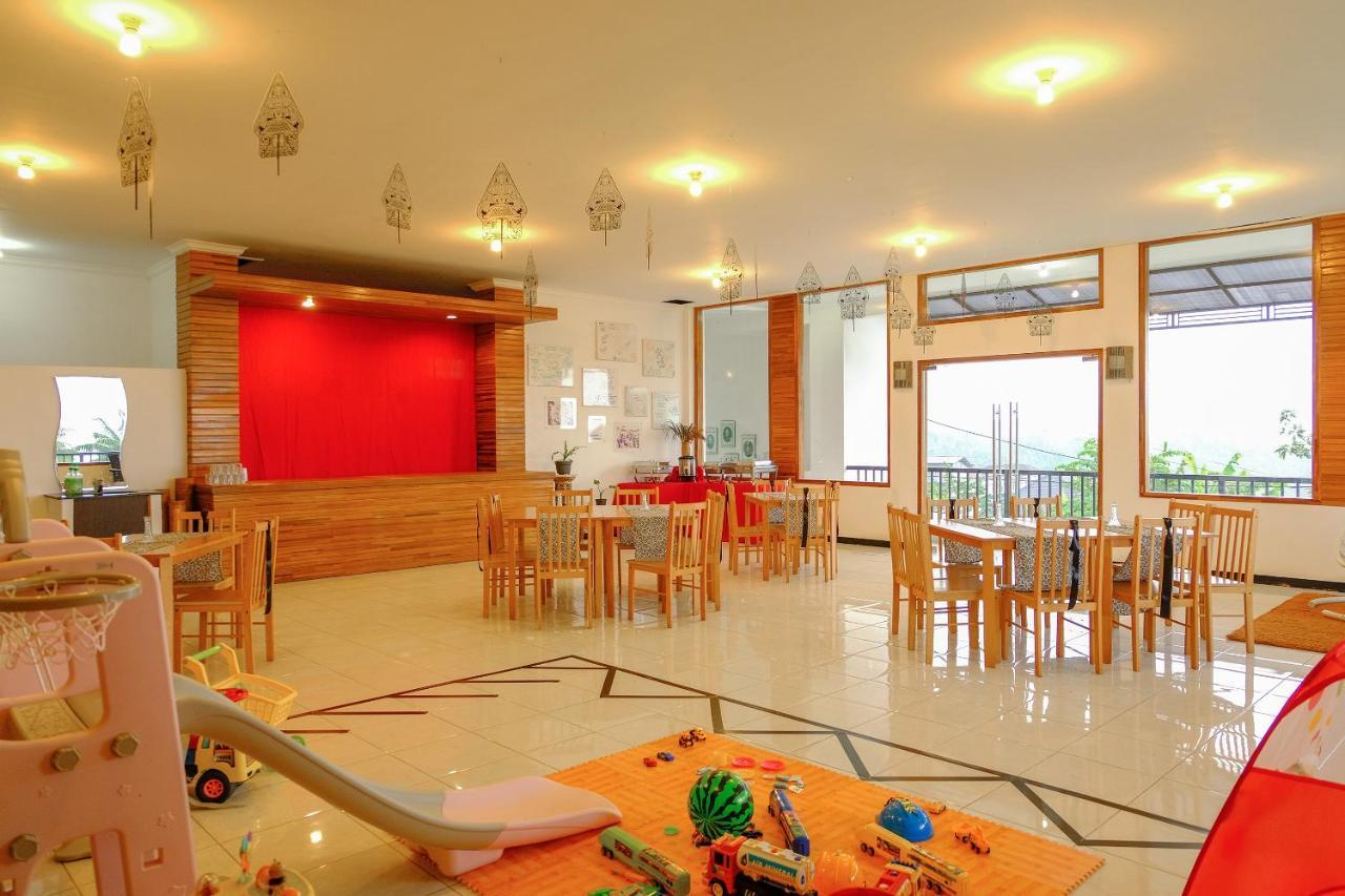 Oyo 446 Hotel Kawi Surapatha Malang Exteriör bild