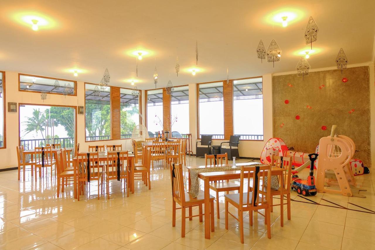 Oyo 446 Hotel Kawi Surapatha Malang Exteriör bild