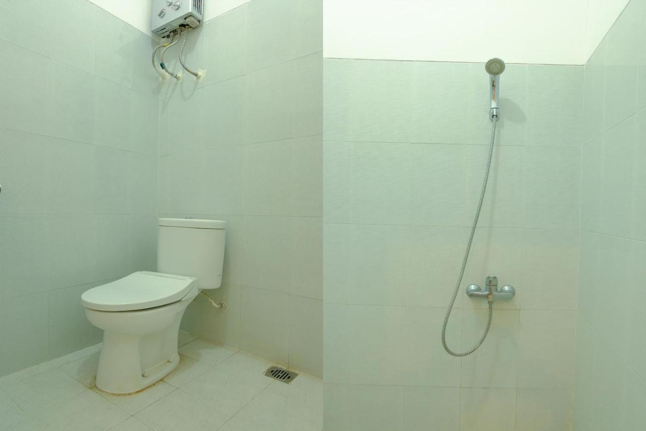 Oyo 446 Hotel Kawi Surapatha Malang Exteriör bild
