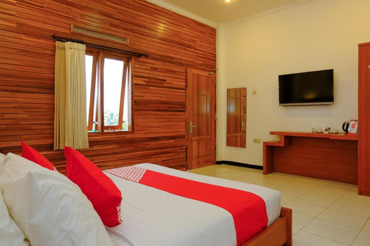 Oyo 446 Hotel Kawi Surapatha Malang Exteriör bild